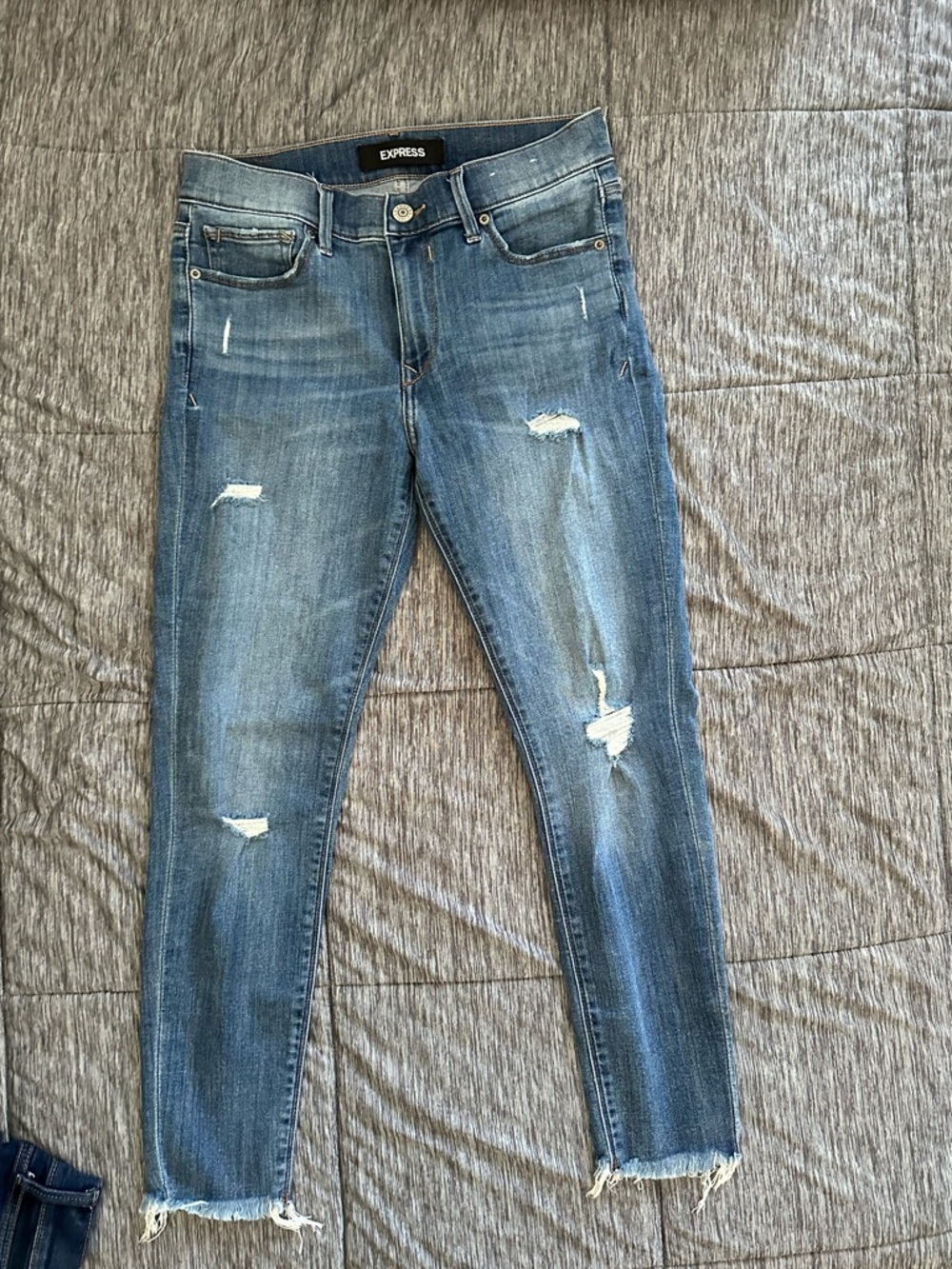 Express cropped jeans size 6
